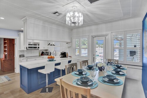 Family Villa~3 Kings~Big Game Room, by the Beach