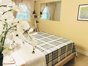 2 bedrooms, in-room safe, iron/ironing board, free WiFi