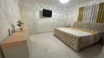 Apartment, 4 Bedrooms, Balcony, City View | 5 bedrooms