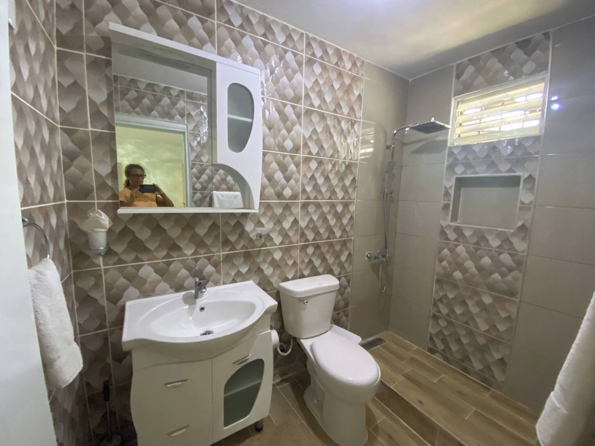 Apartment, 4 Bedrooms, Balcony, City View | Bathroom