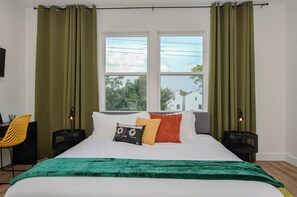 3 Schlafzimmer, Schreibtisch, Bügeleisen/Bügelbrett, WLAN