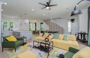 Fernseher, Tischtennisplatte