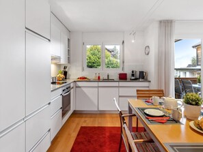 Kühlschrank, Ofen, Geschirrspüler, Toaster