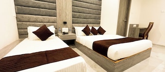 Hotel Grand Executive