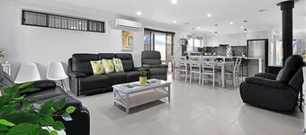 Ophir - Large Entertainer, Sleeps 11