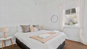 3 bedrooms, desk, iron/ironing board, travel crib