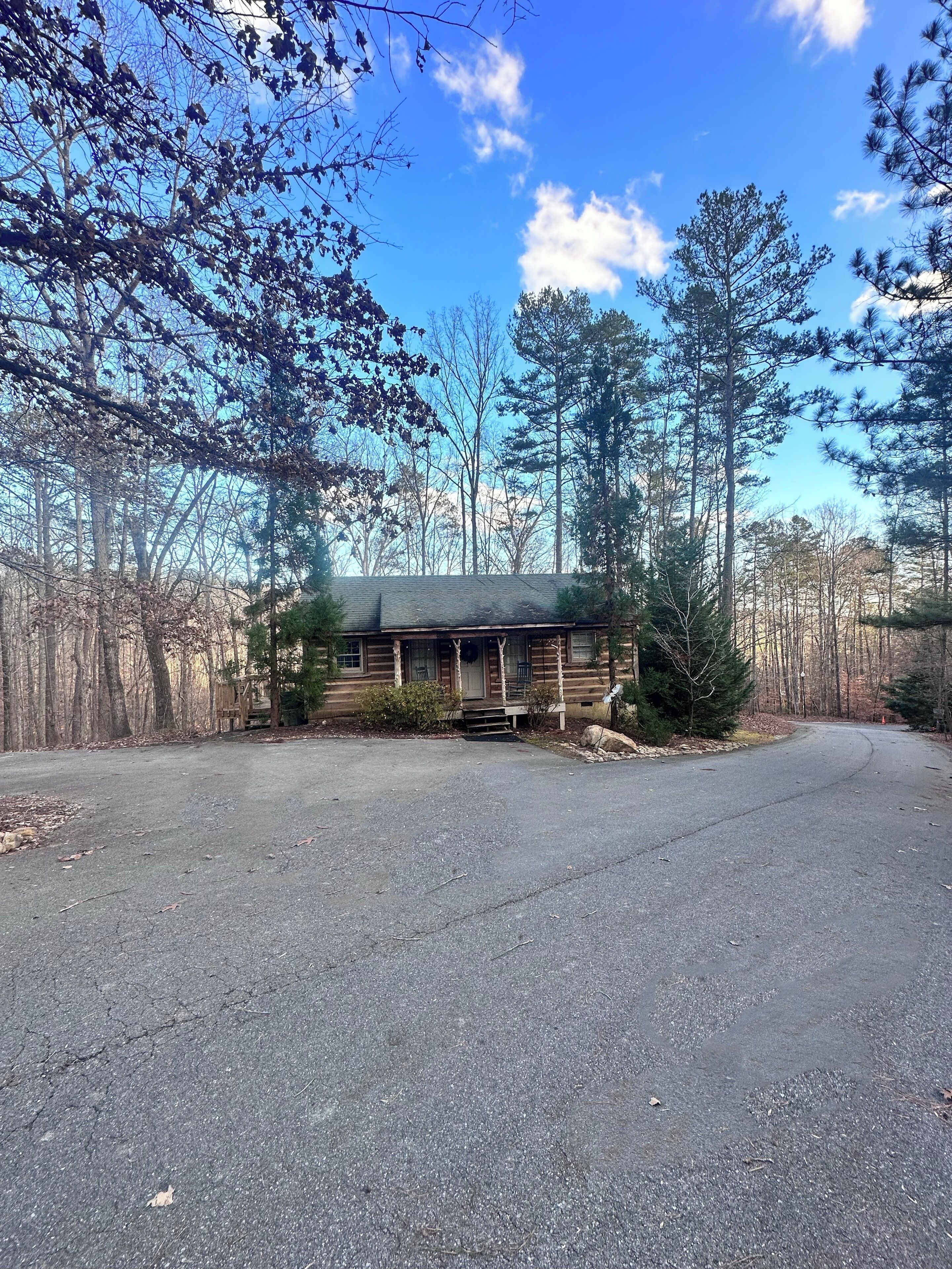 Cozy cabin at Indigo Falls 