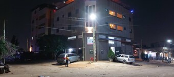 Deluxe Double Bed in Royal Blue Guest House and Bar 02