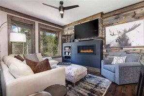 TV connectée, cheminée