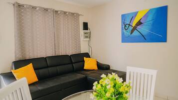 Apartment, 1 Bedroom, Patio, Garden View | Dining