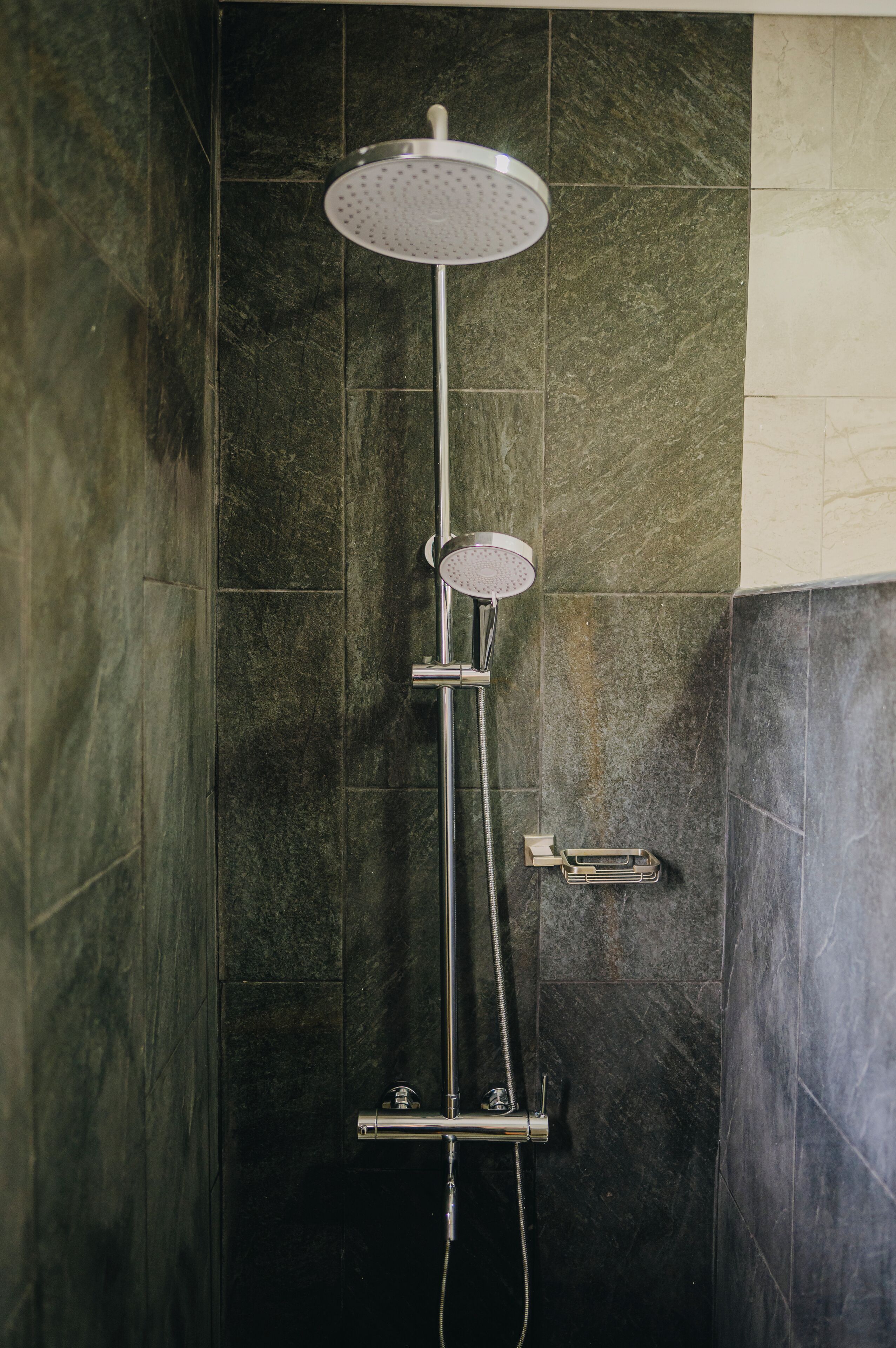 Apartment, 1 Bedroom, Patio, Garden View | Bathroom shower