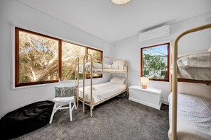 3 bedrooms, iron/ironing board, WiFi