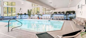 Ski In/Out Sunrise West Glade 3 BR 3 BA Trailside, Sauna, Pool, Hot Tub