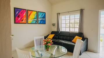 Apartment, 1 Bedroom, Patio, Garden View | Living room