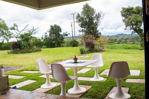 Quaint farmhouse with WiFi in charming Nyeri. family and pet friendly.