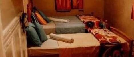 6 bedrooms, WiFi, bed sheets