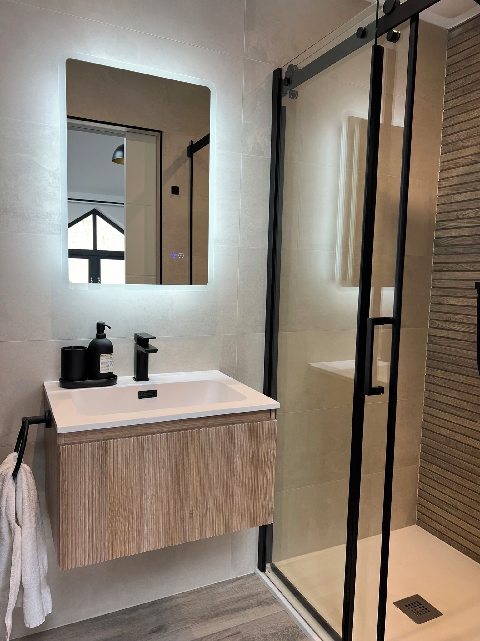City Double Room | Bathroom sink