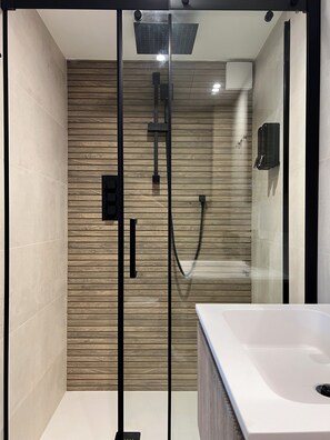 City-Doppelzimmer | Badezimmer