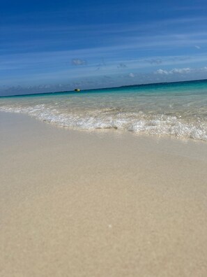 Utsikt mot strand/hav