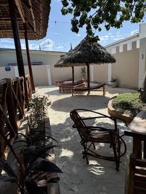 Garden - VILLA PEACE AND COLOR  (Nungwi)