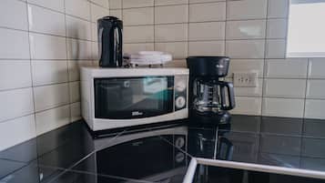 Apartment, 1 Bedroom, Patio, Garden View | Private kitchen