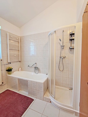 Hair dryer, towels, toilet paper - Cozy and calm 1-bedroom house with AC, WiFi and big garden in Fažana (Fažana)