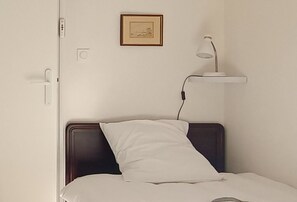 2 chambres, fer et planche à repasser, accès au Wi-Fi (inclus)