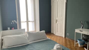 2 camere, una scrivania, Wi-Fi gratuito, lenzuola