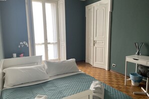 2 chambres, bureau, accès au Wi-Fi (inclus), literie fournie