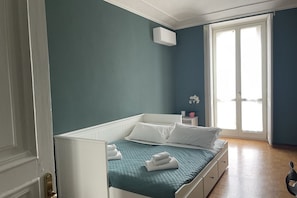 2 bedrooms, desk, free WiFi, bed sheets