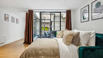 1 bedroom, desk, iron/ironing board, free WiFi