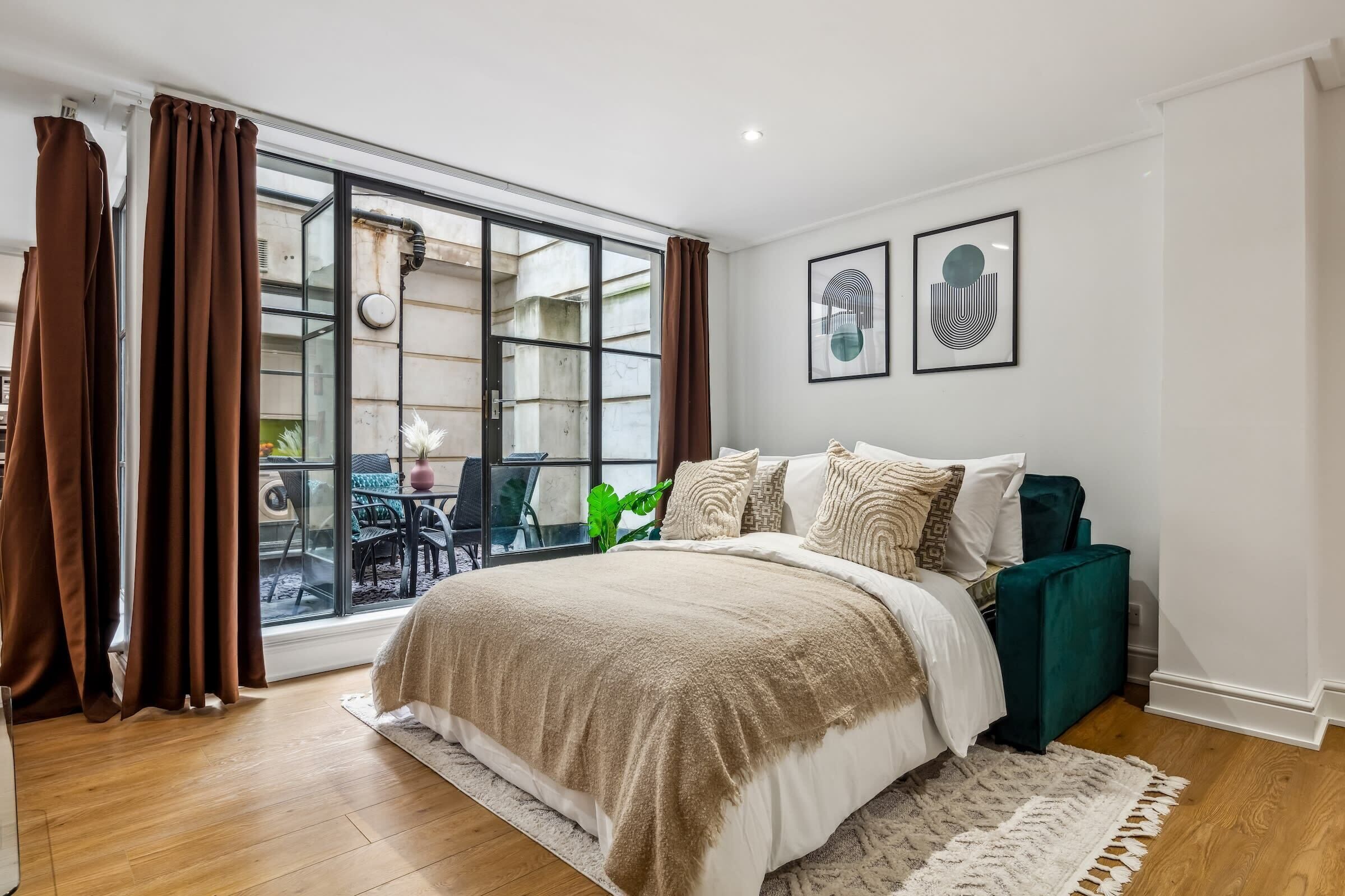 1 bedroom, desk, iron/ironing board, free WiFi