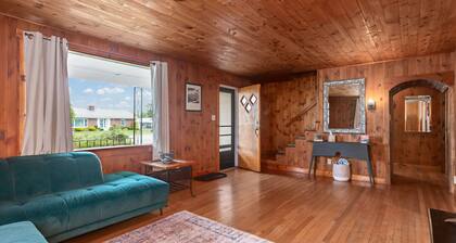 Simple Comforts – Family/Pet-Friendly Stay