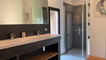 Shower, towels, soap