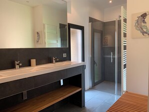 Shower, towels, soap