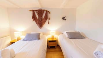 5 chambres, chambres insonorisées, fer et planche à repasser