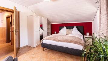 1 bedroom, travel crib, free WiFi, bed sheets