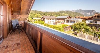Gemütliche Ferienwohnung "Untersberger Kuschelnest" mit traumhaftem Bergblick