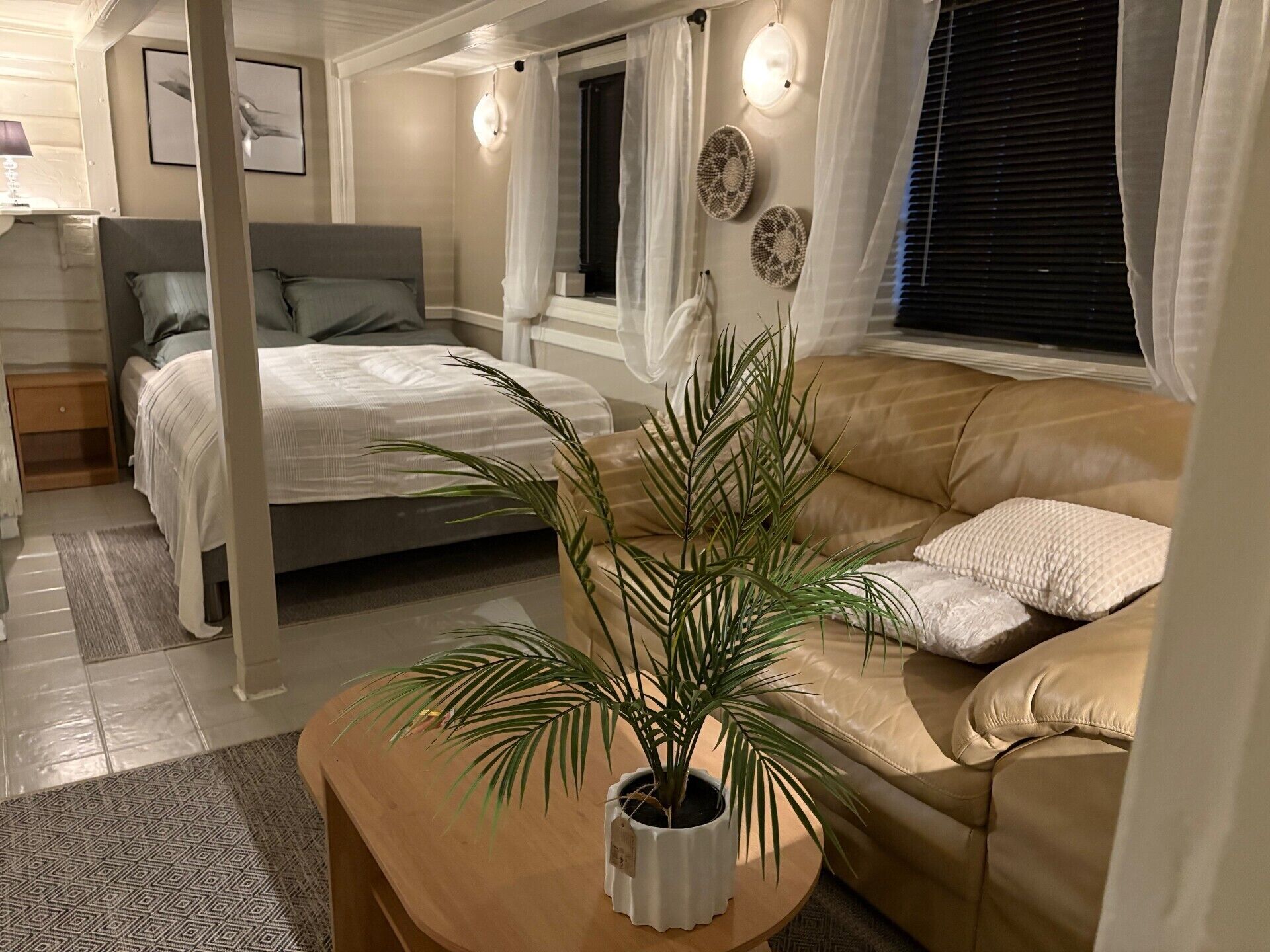 1 slaapkamer, een strijkplank/strijkijzer, gratis wifi, beddengoed