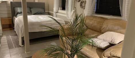 1 bedroom, iron/ironing board, free WiFi, bed sheets