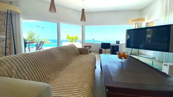 Smart TV, chimenea, monitor de computadora, impresora