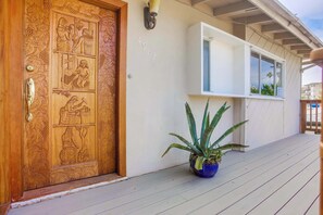 Exterior detail - Ocean view, surfing, rooftop patio, family, dining (San Diego)