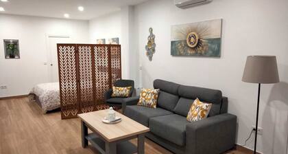 Apartamento Loft Al Nasir, Cerca del Casco Historico. Muy Amplio y Bonito