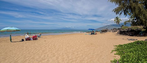Espreguiçadeiras, toalhas de praia