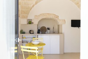 บ้านพัก | ครัวส่วนตัว | ตู้เย็น, เตาประกอบอาหาร, เครื่องชงกาแฟเอสเปรสโซ, กาต้มน้ำไฟฟ้า