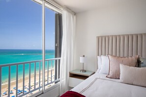 4 bedrooms, desk, iron/ironing board, travel cot - La Cima PH 4BD Isla Verde Beach 1M$ View Sleeps 10 (Isla Verde)