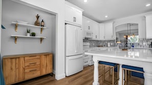 Fridge, microwave, oven, stovetop - 4 miles to Disney! Epic Value! Avatar! 8510 (Kissimmee)
