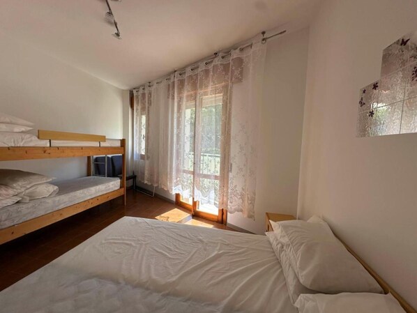 2 bedrooms