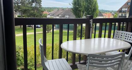 Appartement Spacieux proche Plage avec Balcon et Parking - Villers-sur-Mer