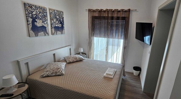 3 bedrooms, free WiFi, bed sheets - Refúgio da Ilha (Ponta Delgada)
